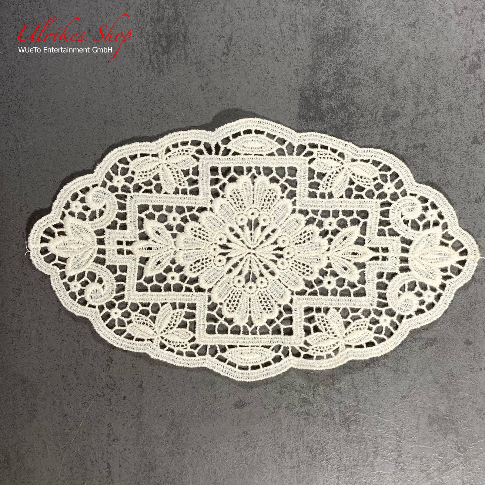 Echte Plauener Spitze - Deckchen 25x15cm Echte Plauener Spitze - Deckchen 25x15cm