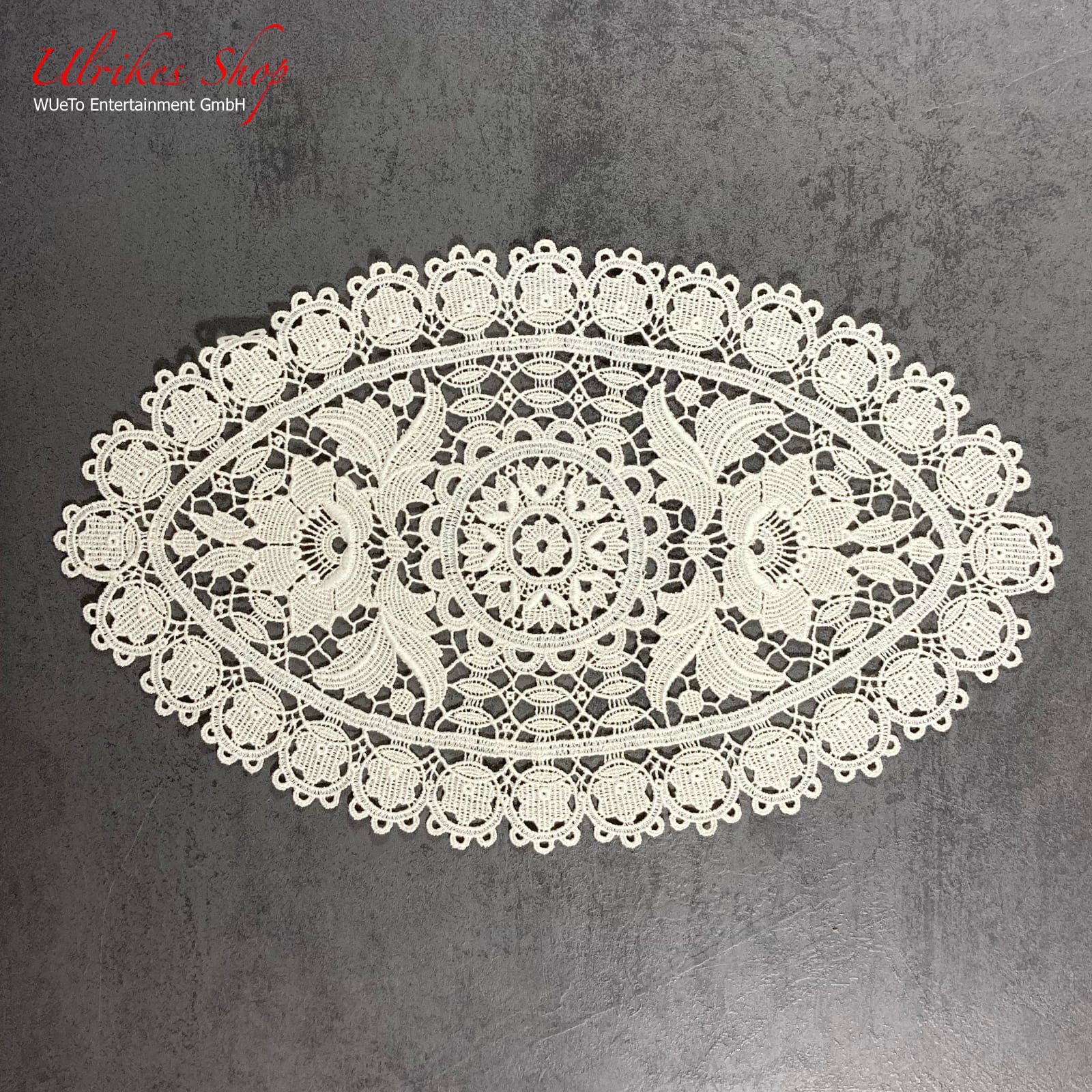 Echte Plauener Spitze - Deckchen 32x19,5cm Echte Plauener Spitze - Deckchen 32x19,5cm